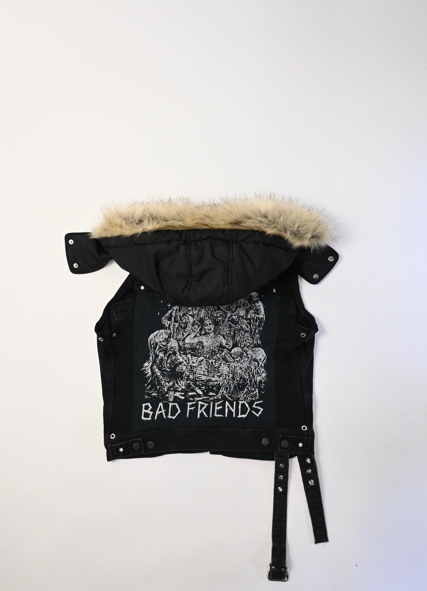 TIEN VEST (size S)