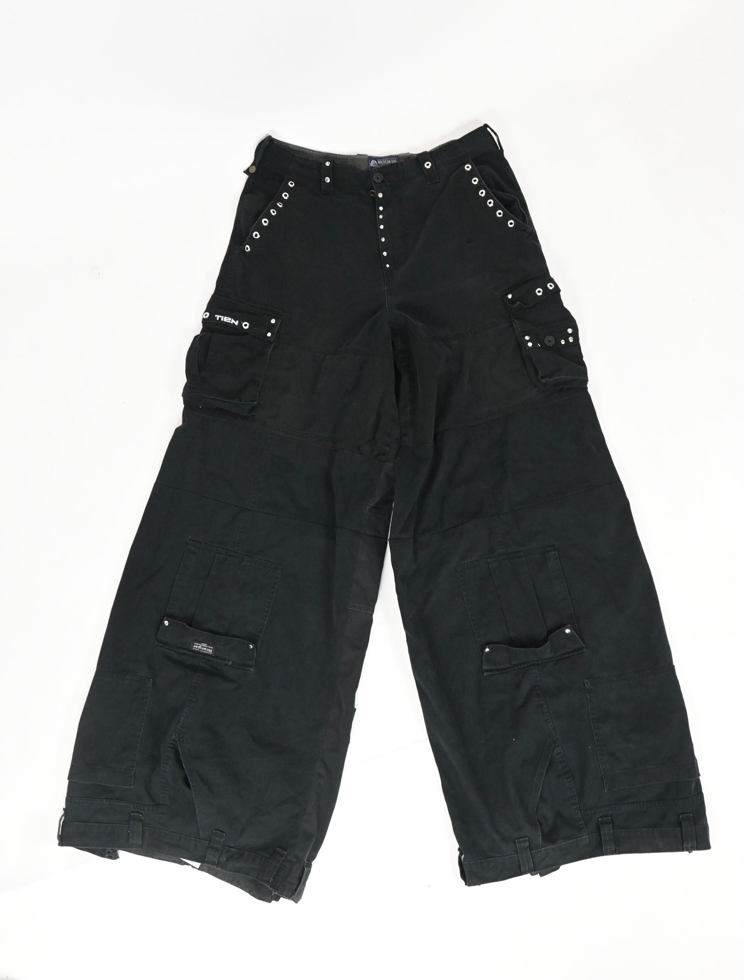 baggy black Cargos