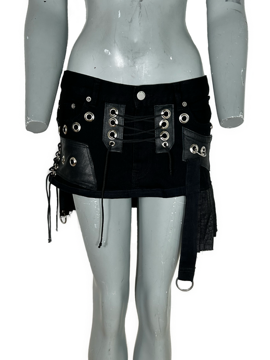 SIDE PLEAT MINI SKIRT