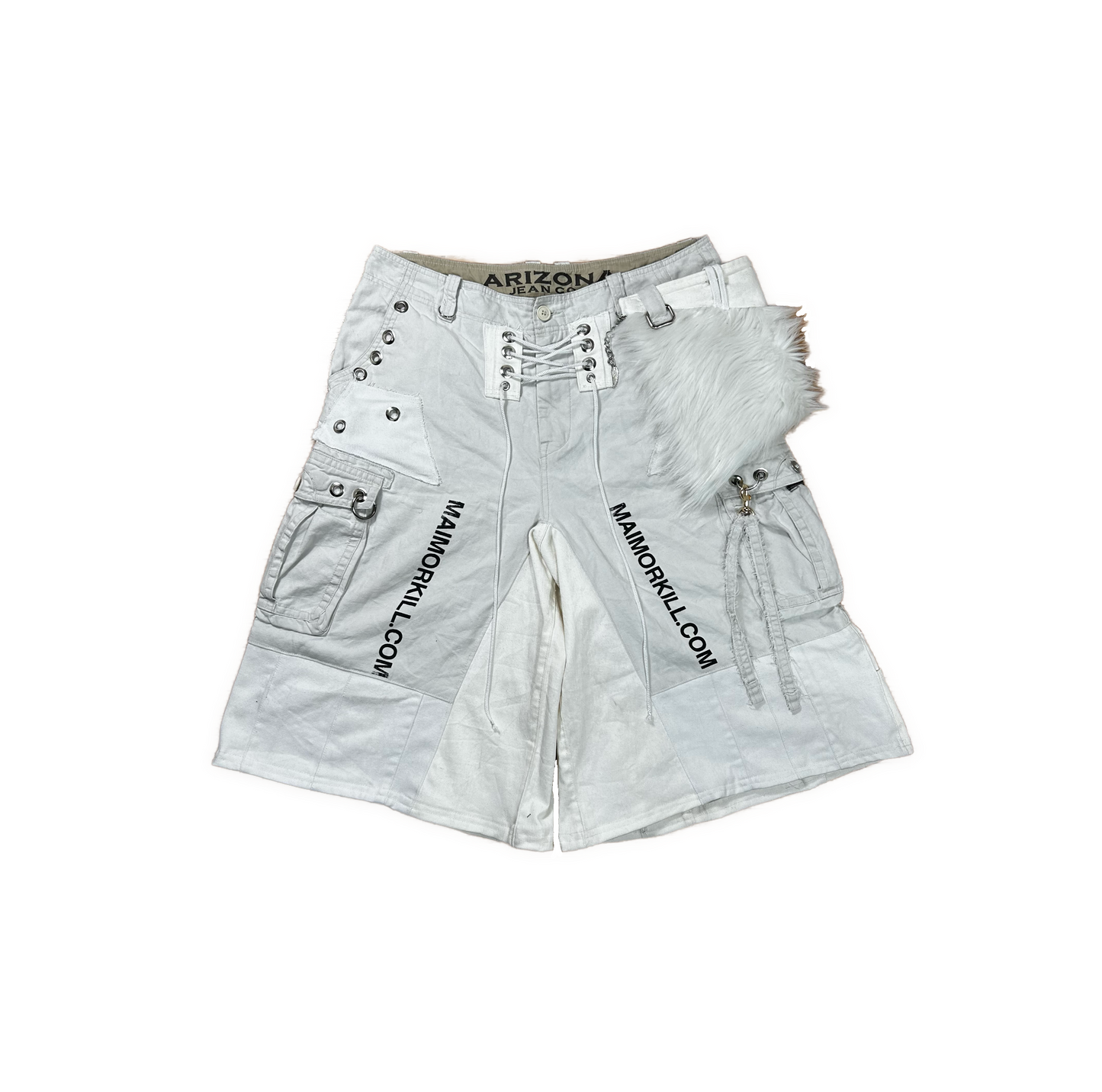 WHITE BAGGY SHORTS
