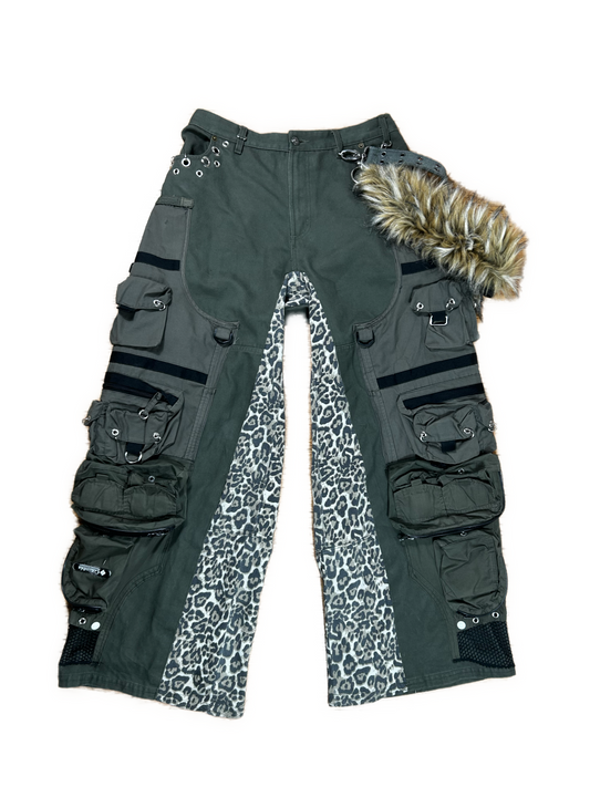 GREEN & CHEETAH CARGOS