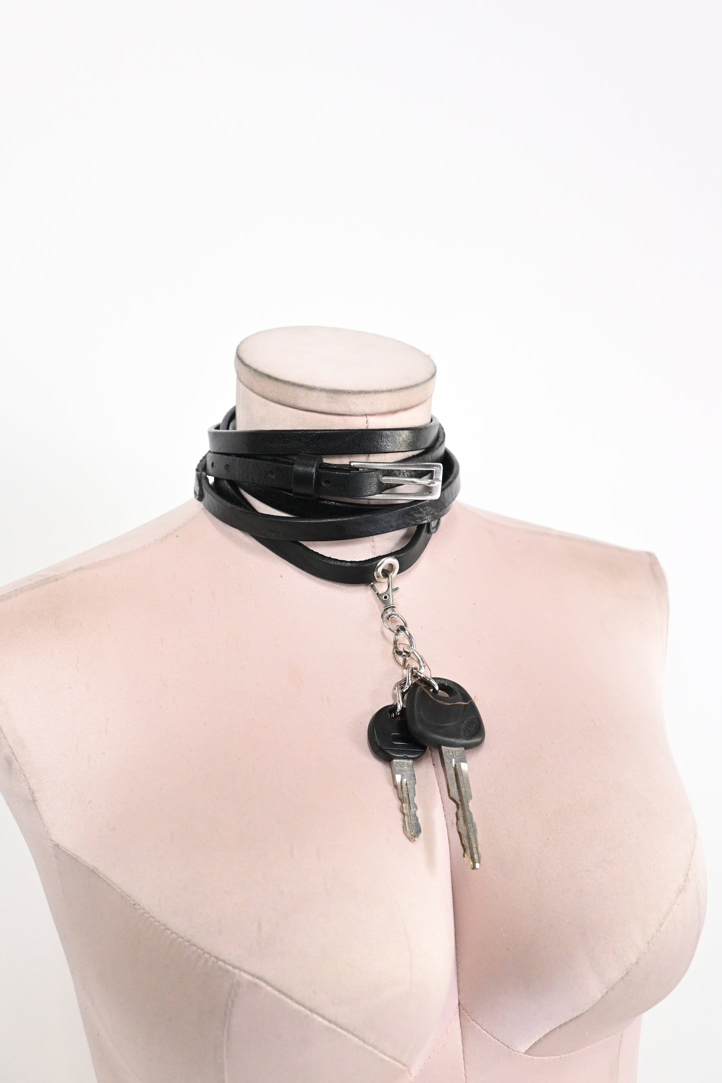 KEY CHOKER