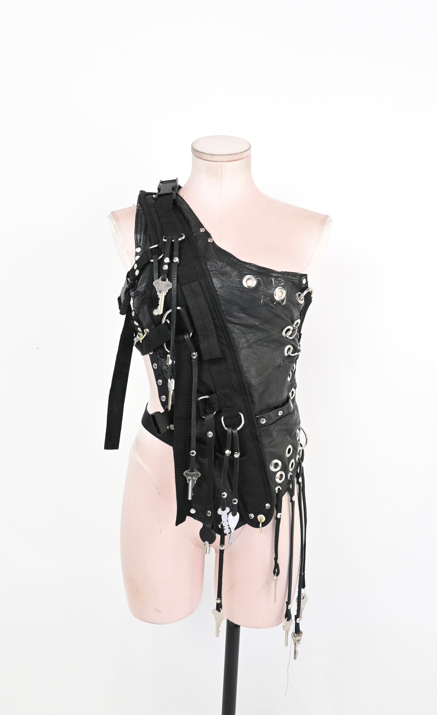 VEST HARNESS