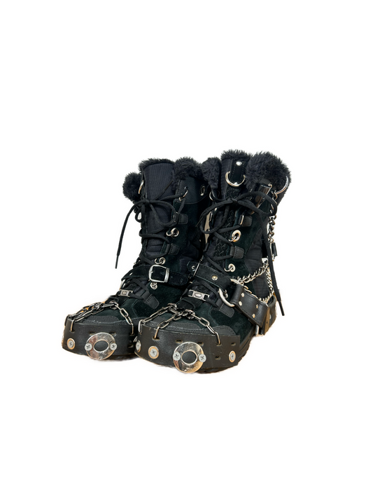 HIKING BOOTS