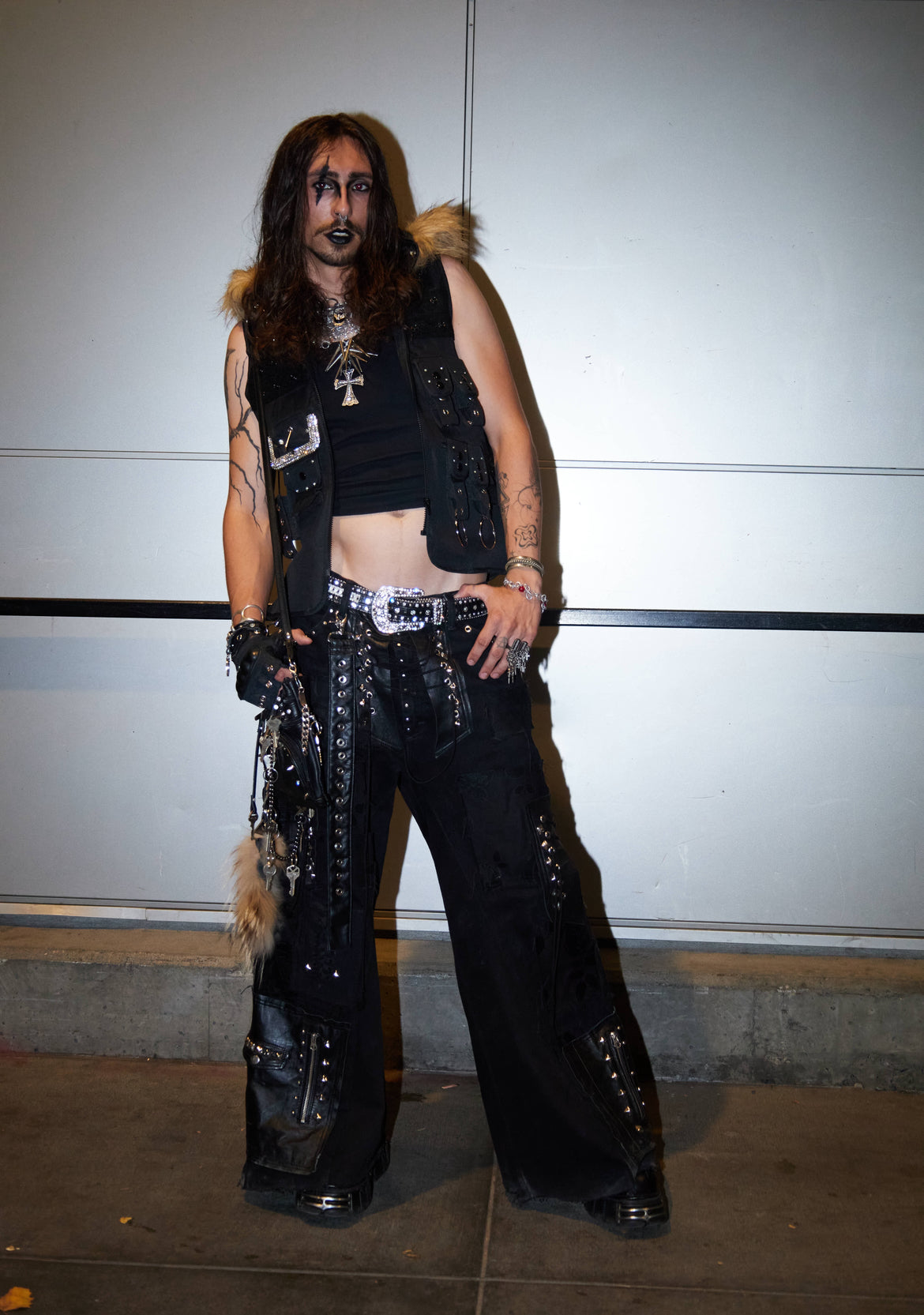 Black roses baggy denim