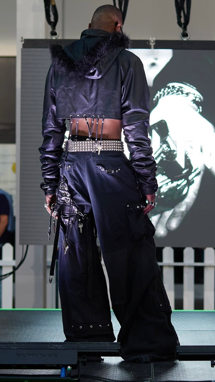 Cropped super sleeve jacket