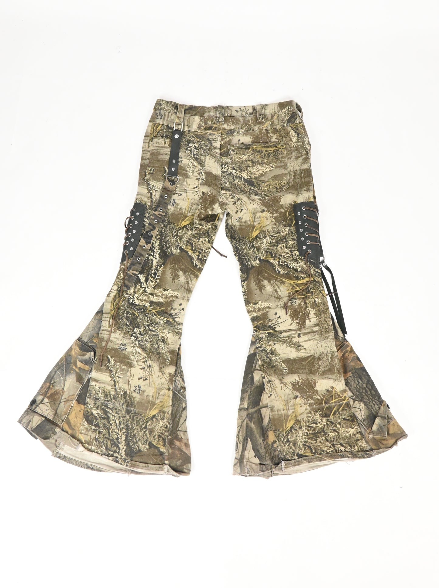CAMO FLARED JEANS