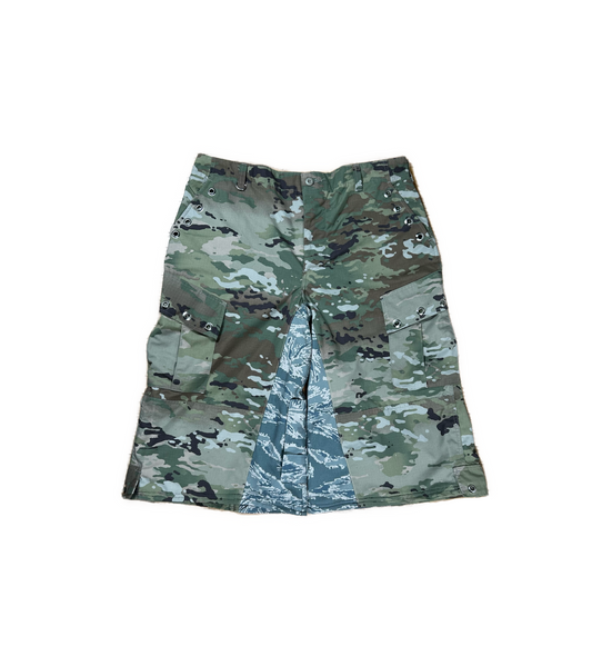 BAGGY CAMO SHORTS